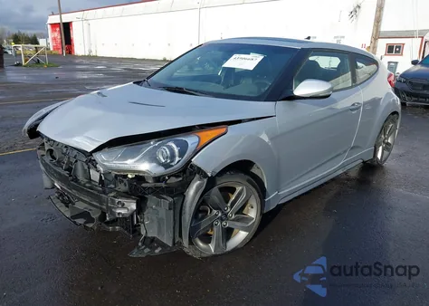 2013 Hyundai Veloster Turbo W/Blue z USA, uszkodzony, nr VIN KMHTC6AE5DU105368
